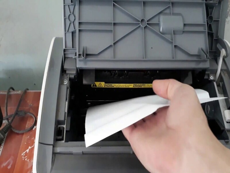 Máy bị kẹt giấy